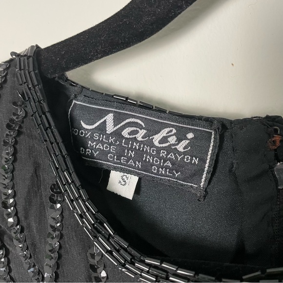 black dress with beaded embroidery - Picture 4 of 5